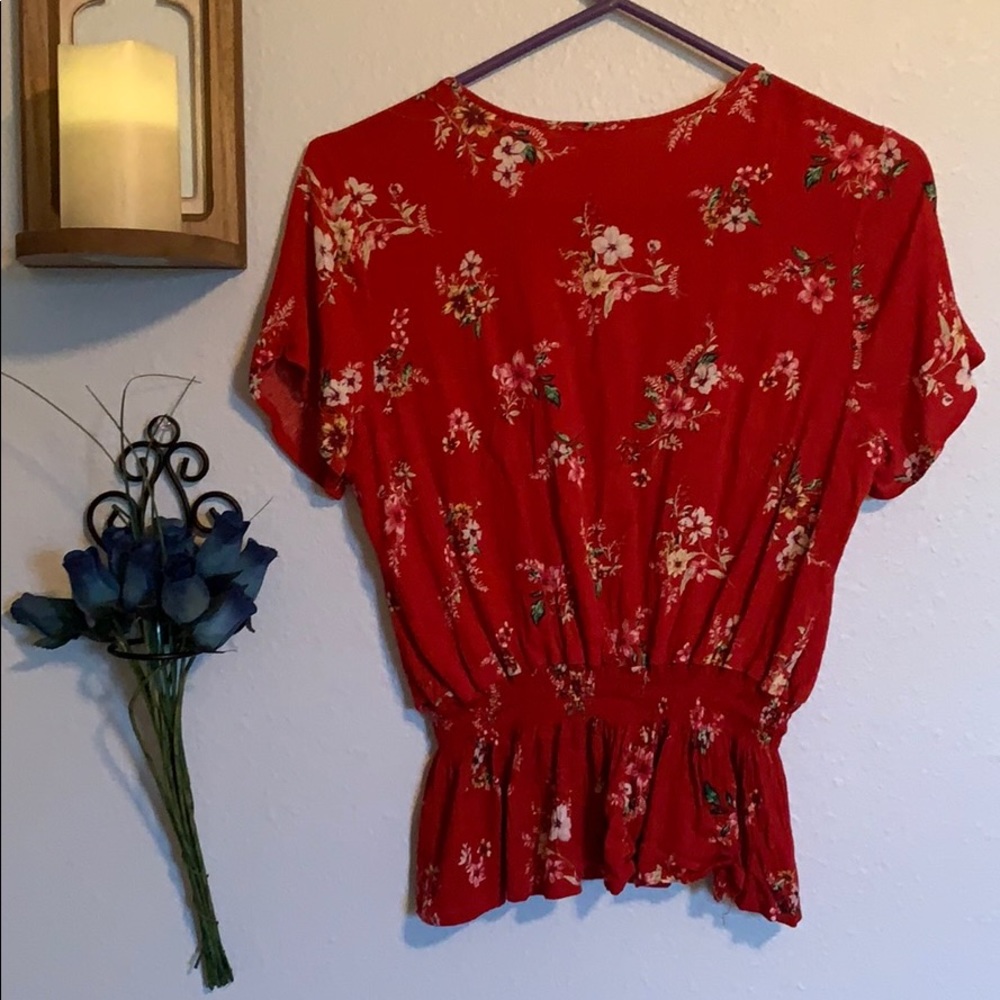 Red top - Picture 5 of 6